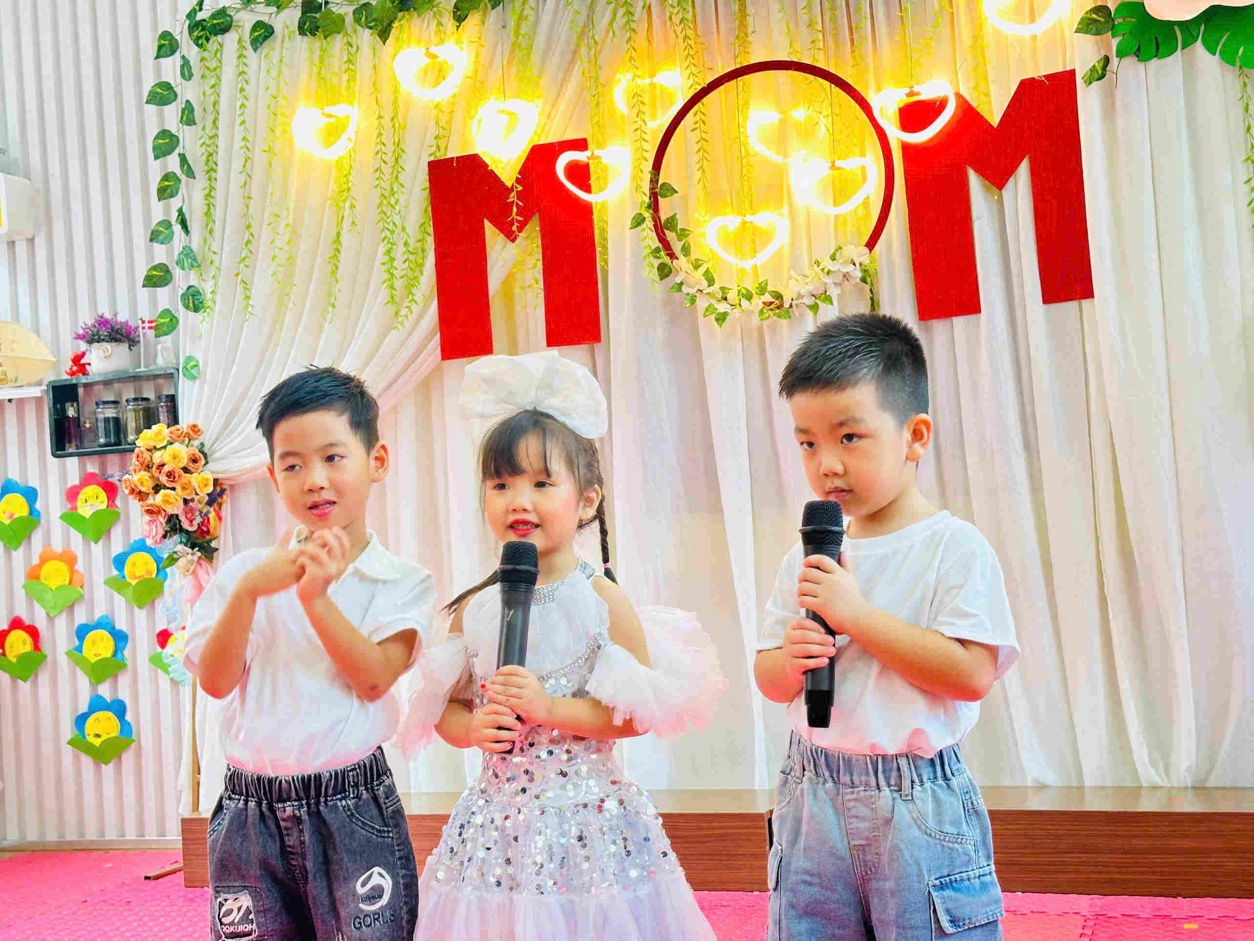 DỰ ÁN “MẸ” – HÀNH TRÌNH YÊU THƯƠNG VÀ TRƯỞNG THÀNH