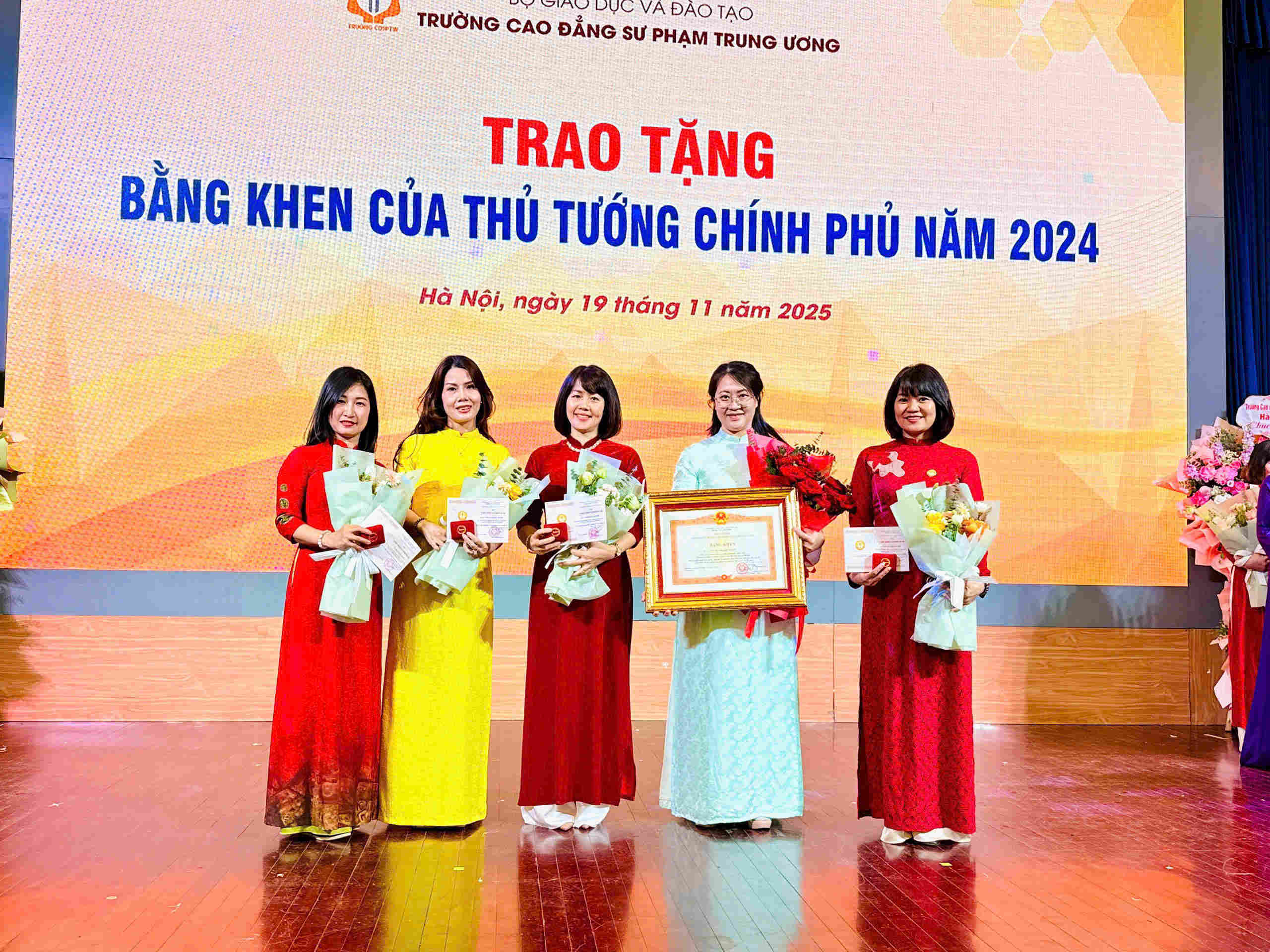 LỄ MÍT TINH  KỶ NIỆM NGÀY NHÀ GIÁO VIỆT NAM 20/11